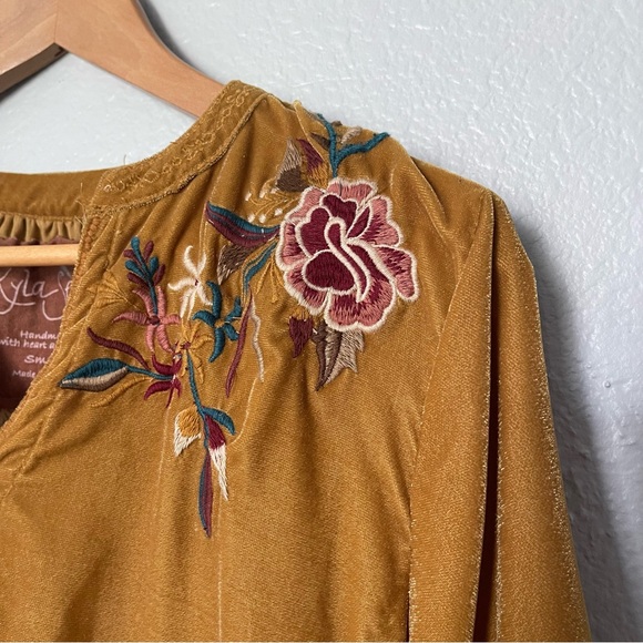 Kyla Seo Vintage Inspired Embroidered Floral Bohemian Blouse/Shirt Size Small - Picture 4 of 12